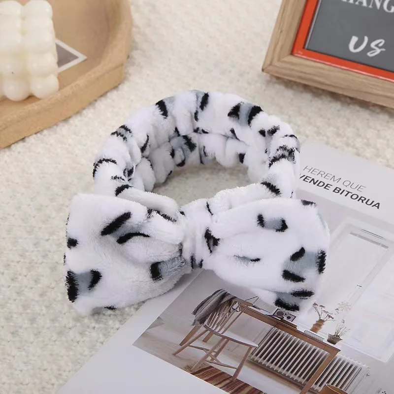 Wholesale Korean Women Wash Face Headband Korean Flannel Simple Pop wholesale-korean-women-wash-face-headband-korean-flannel-simple-pop