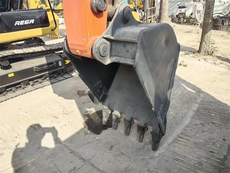 Used Hitachi ZX120 Excavator with 0.59 Bucket Capacity 12000 KG Machine Weight and 72.7kw Power