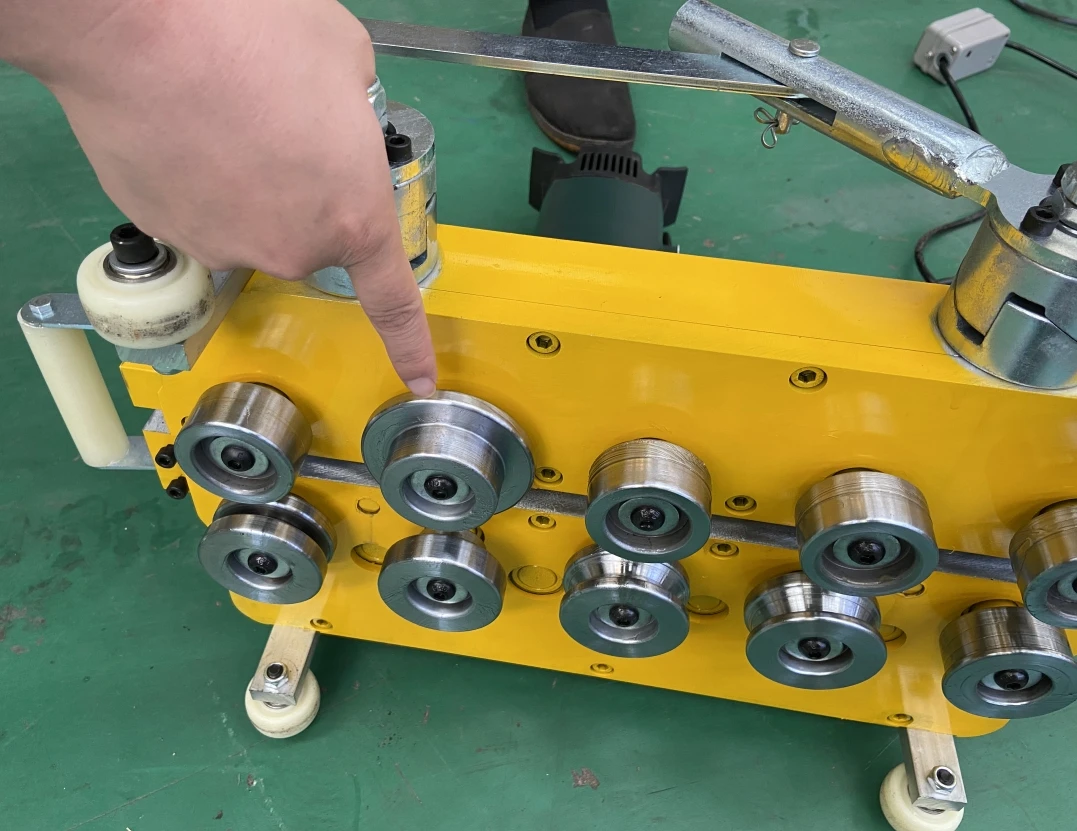 Portable Double Lock Standing Seam Roof Panel Roll Forming Machine With PLC Delta Control System And Wall Panel Structure 4