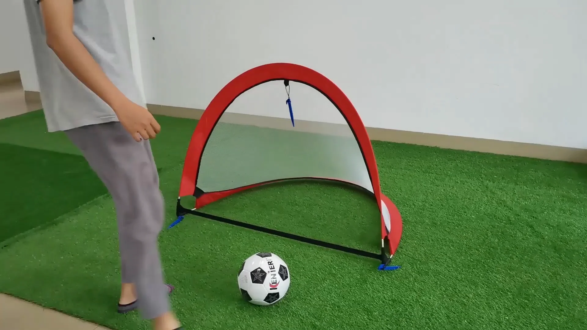 Popup Outdoor Football Practice Nets With Carry Bag For Toddler Fiber