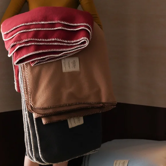 بطانية ناعمة ومتينة وعالية الجودة، بطانية فاخرة عصرية من الكشمير الصناعي، مناسبة لغرفة المعيشة والأريكة والإمدادات الفندقية، قابلة للغسل في الغسالة