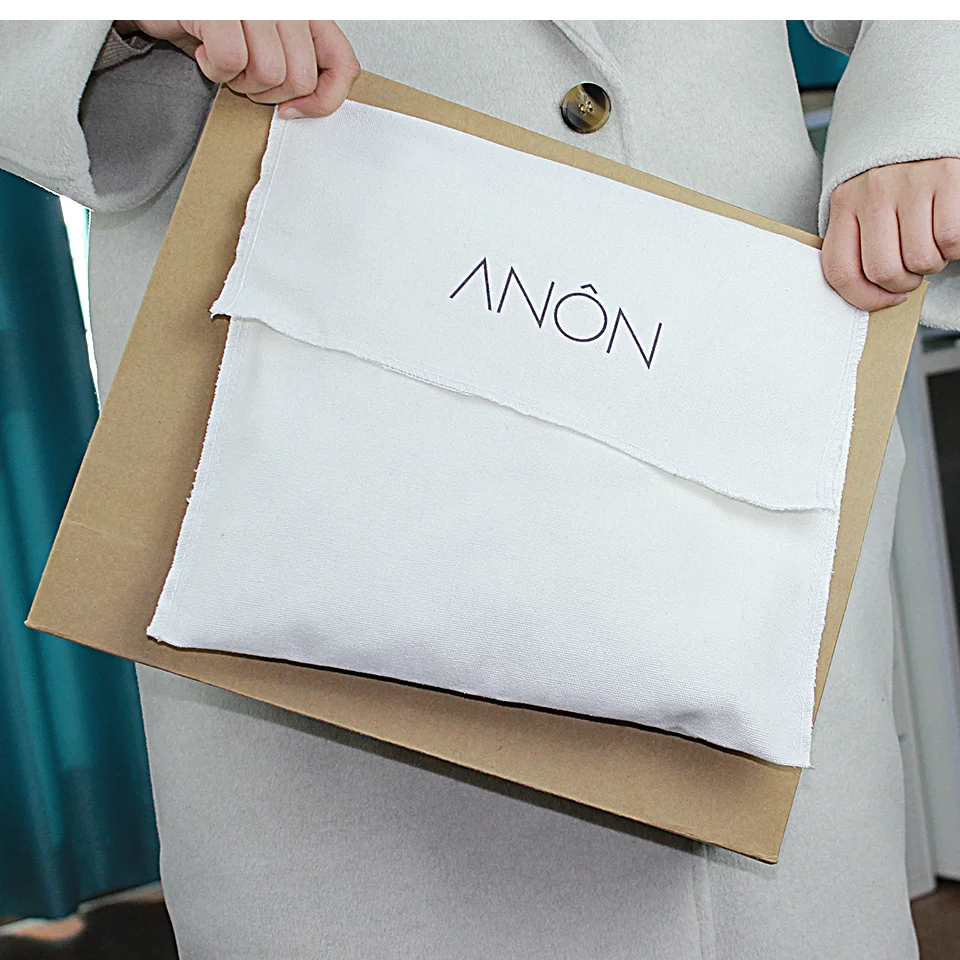 Large Capacity Kraft Paper Clothing Packaging Bag Customized Logo