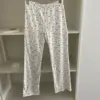 Orso su sfondo bianco