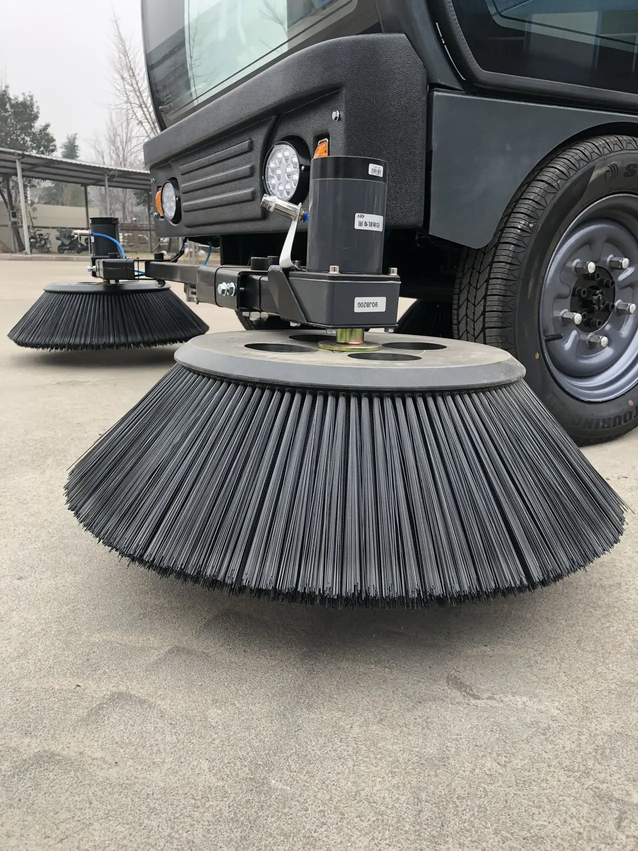 Limpieza de suelos de carretera Eléctrica Industrial Máquina barredora -  China Planta eléctrica Industrial Sweeper Escoba de limpieza de suelos,  limpieza