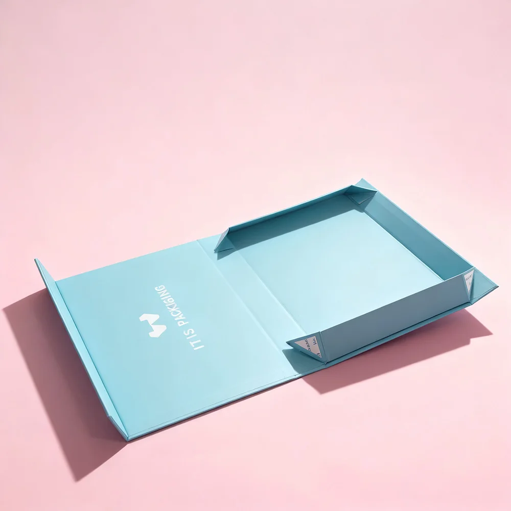 Индивидуальная печать на коробках для одежды — полноцветная брендированная упаковка для модных бутиков