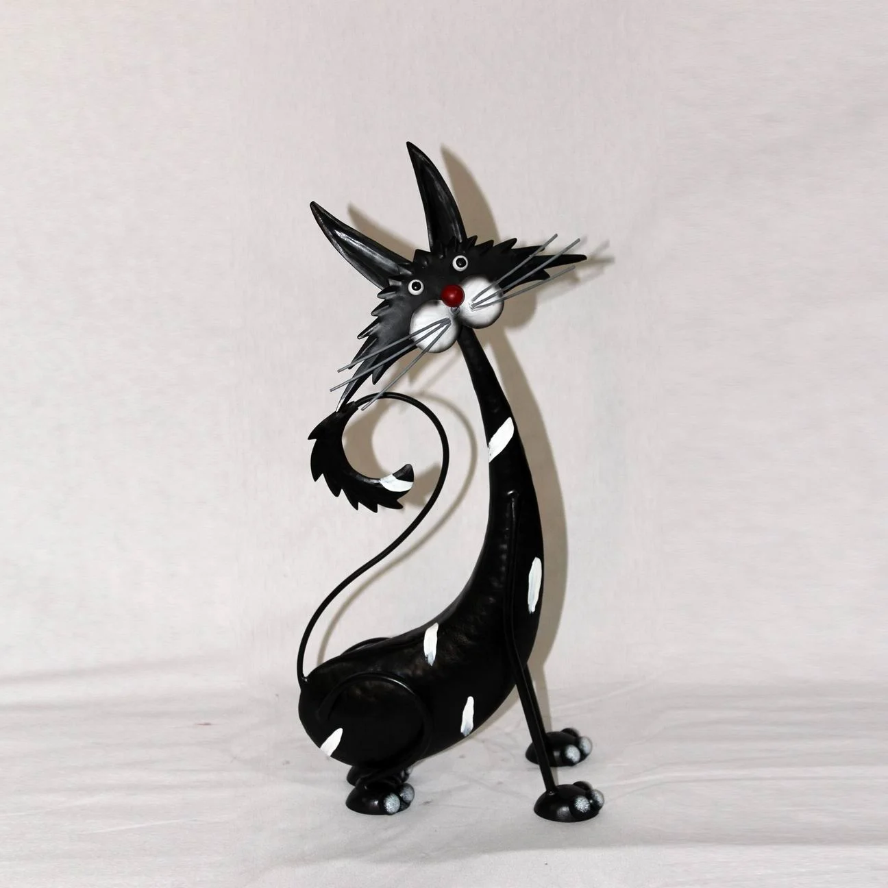 Cartoon-style Metal Cat red nose extravagant act UD36267