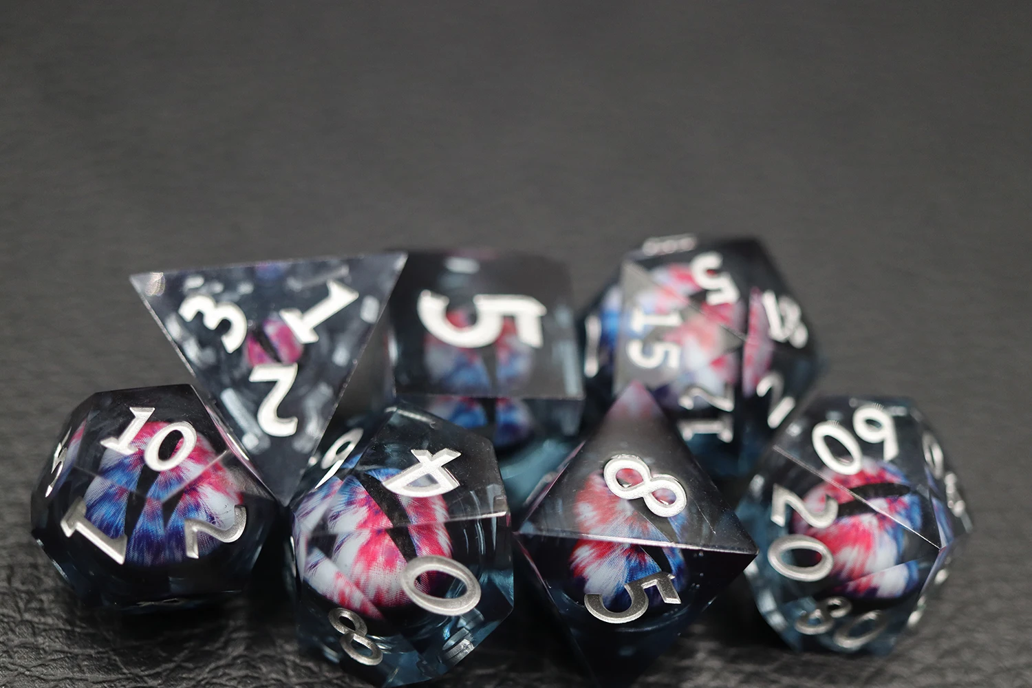 Custom DND RPG Dice Set 7pcs Blood Dragon Eye Liquid Core Resin Board Game Dice supplier