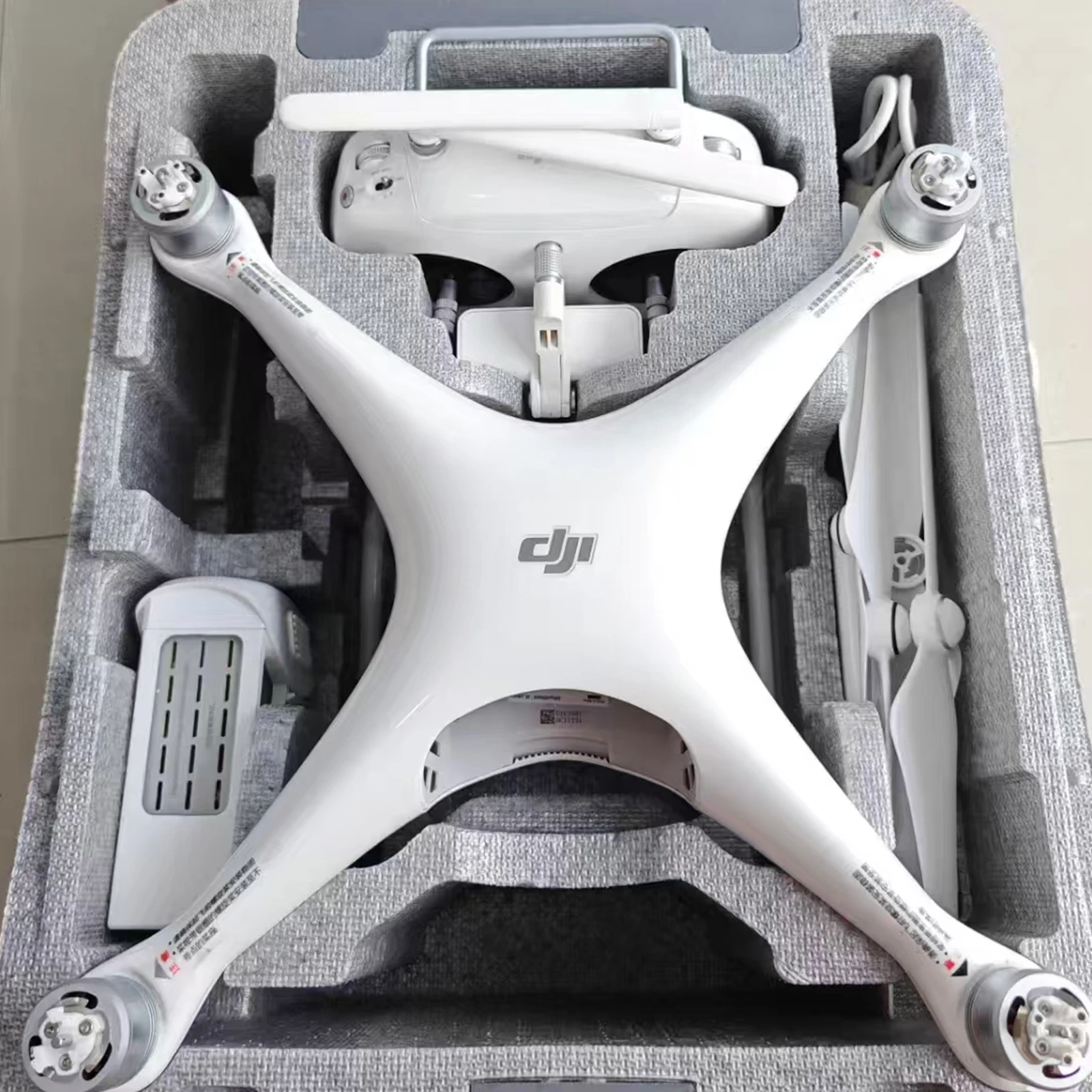 おもちゃ DJI phantom4V2.0pro + Amazon.com: DJI Phantom 4 Pro/Pro+ V2.0 Quadcopter (solo avión