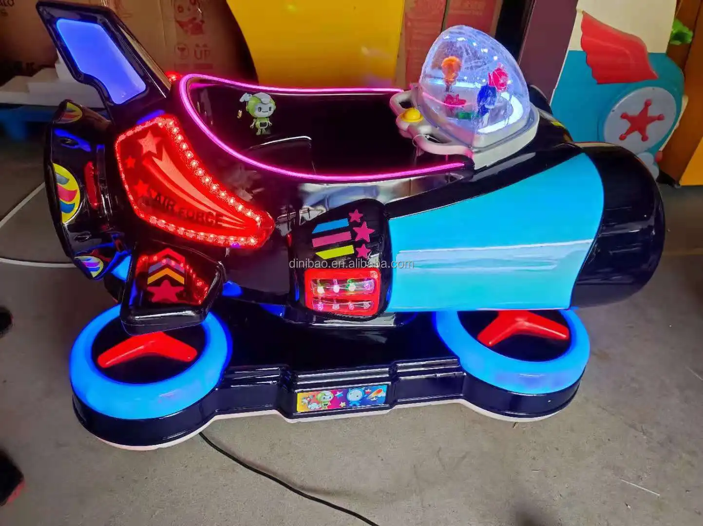 spaceship kiddie ride-4