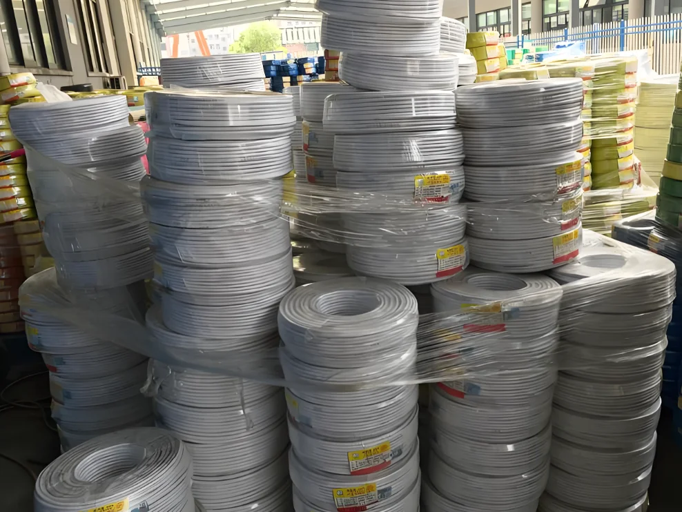 Bvvb ritardante di fiamma 1.5mm 2.5mm 6mm pvc piatto inguainato filo di rame a buon mercato prezzo cavo isolato in pvc 2.5mm filo casa