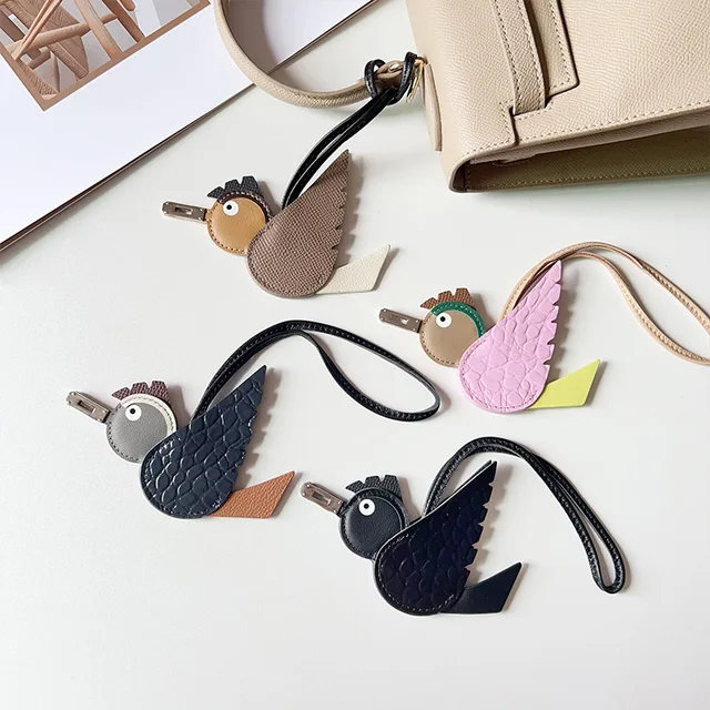 Cute Leather Bird Hanging Ornament Small Flying Bird Pendant Accessory Lovely Bag Charm Decoration for Cars