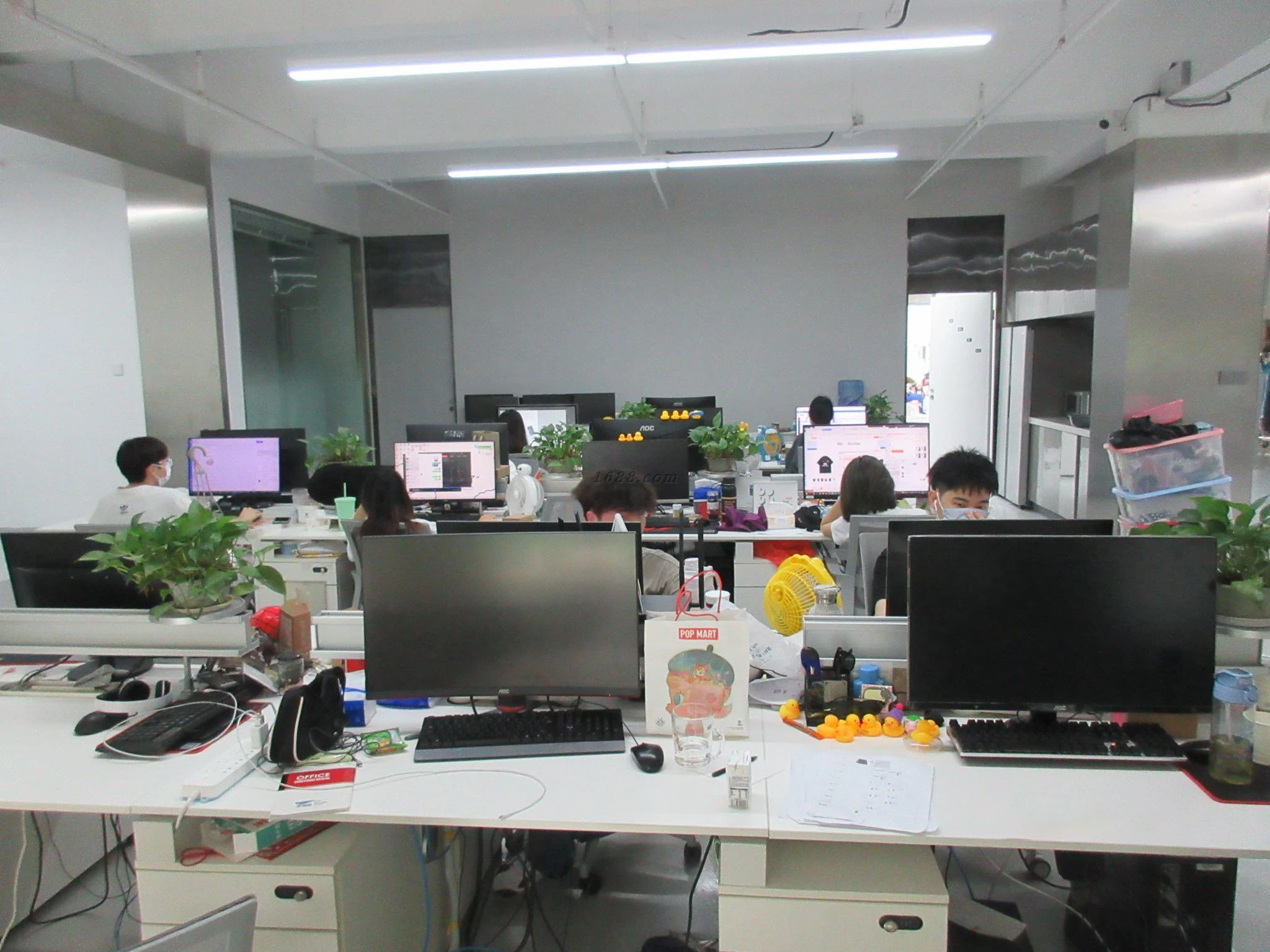 Guangzhou Weifu Clothing Co., Ltd.