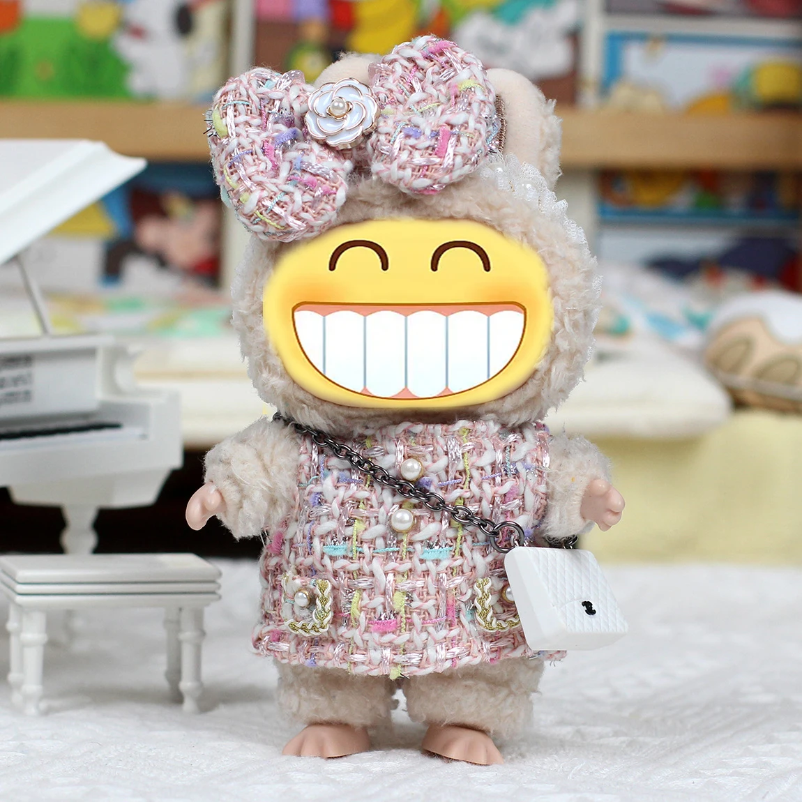 17cm Dolls Clothes for Macaron Labuibui PVC  Dolls Inspired  Animation Boys' Surprise Pull Bag Pendant Gift Cloth Toys