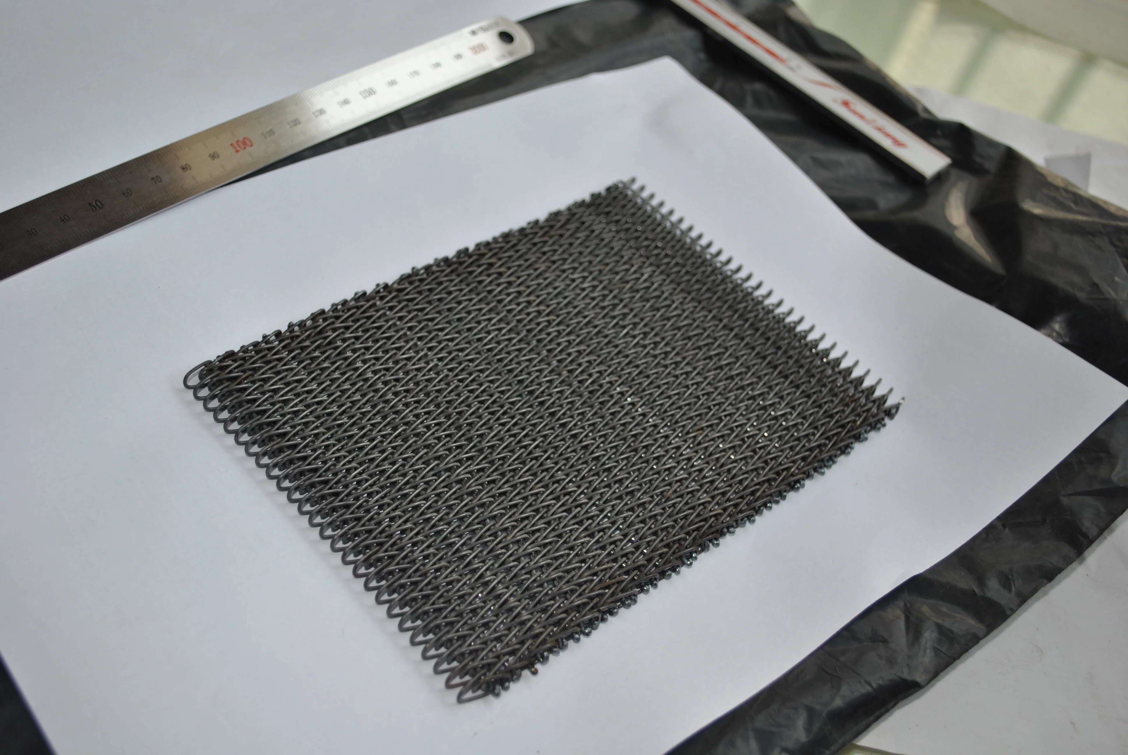 High Temperature Resistant Compound Balanced Wire Mesh Conveyor Belt