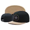 Gorra negra de visera plana [Compass]
