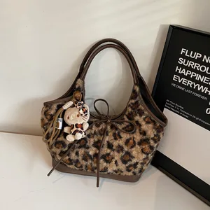 Hello Cat Bag Korean Version Retro Style Plush Fur Leopard Print Tote Bag High-capacity Bow Delicate Fashion Handbag
