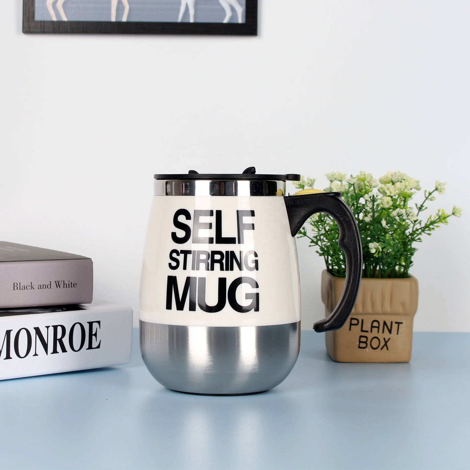 Self-Stirring Coffee Mug