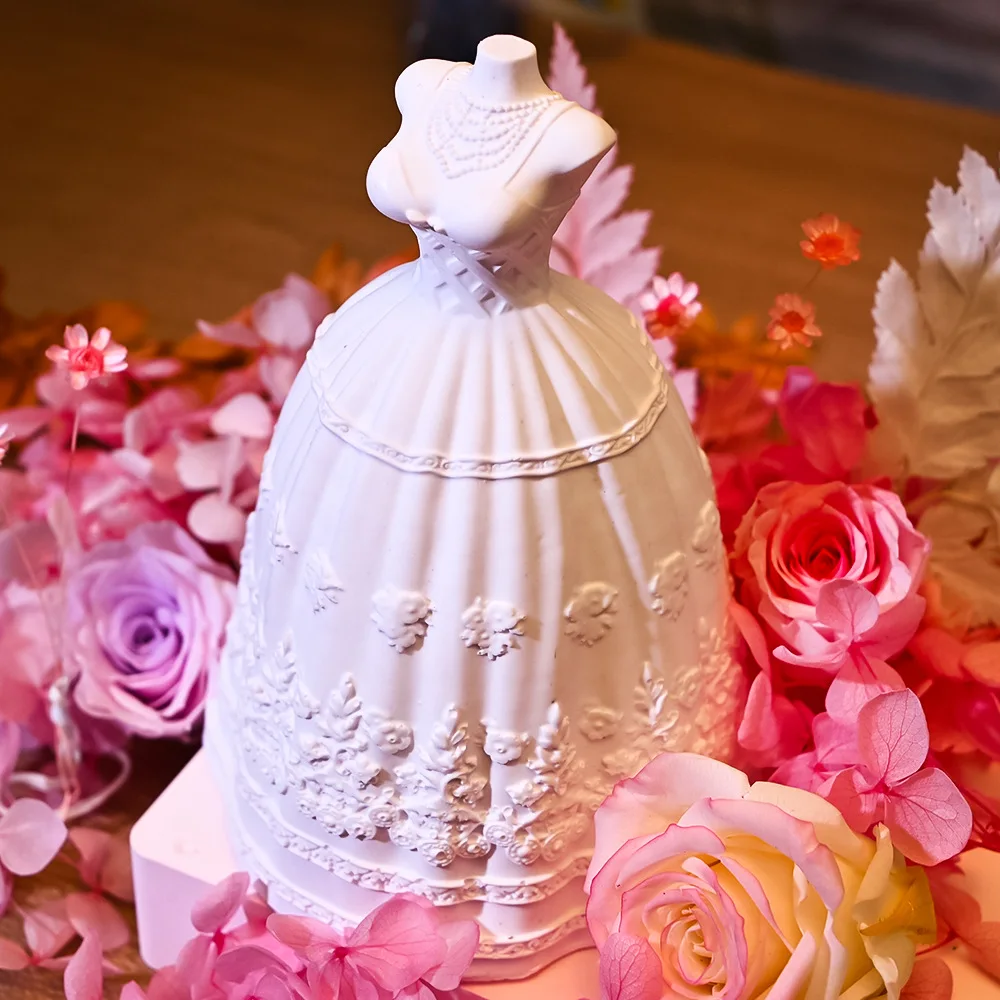 Handmade DIY 3D Wedding Dress Princess Gown Silicone Mold Baking & Scented Candle Plaster Mold Cake Decoration Tool factory