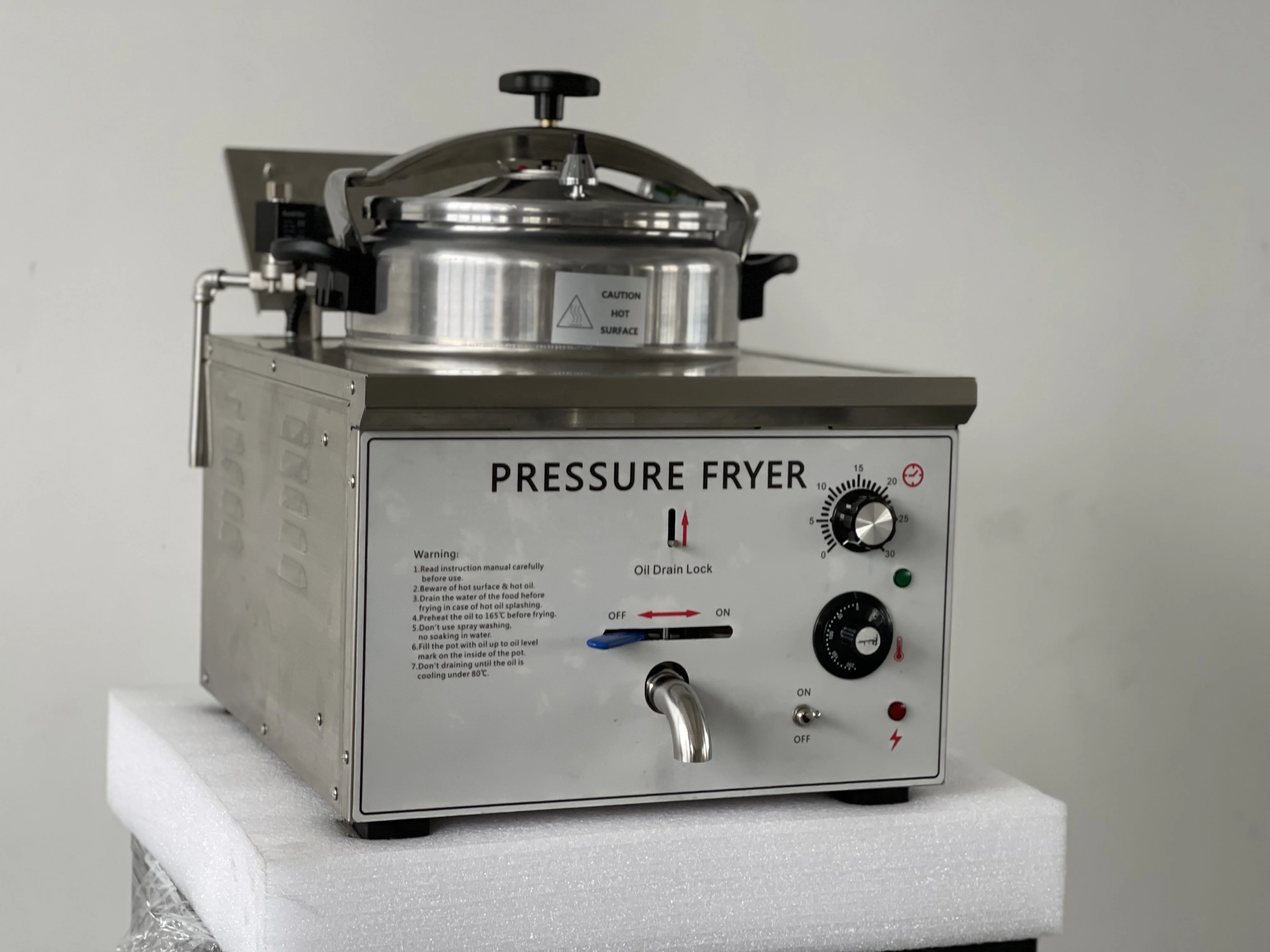 Henny Penny Cheaper Price Chicken Pressure Fryer  Broasting Chicken Machine 25L Pressure Fryer Fast Food Catering Machine