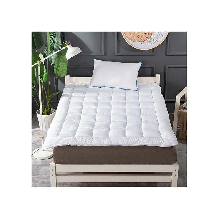 Breathable Mattress Protector Waterproof Bed Bug Mattress Cover