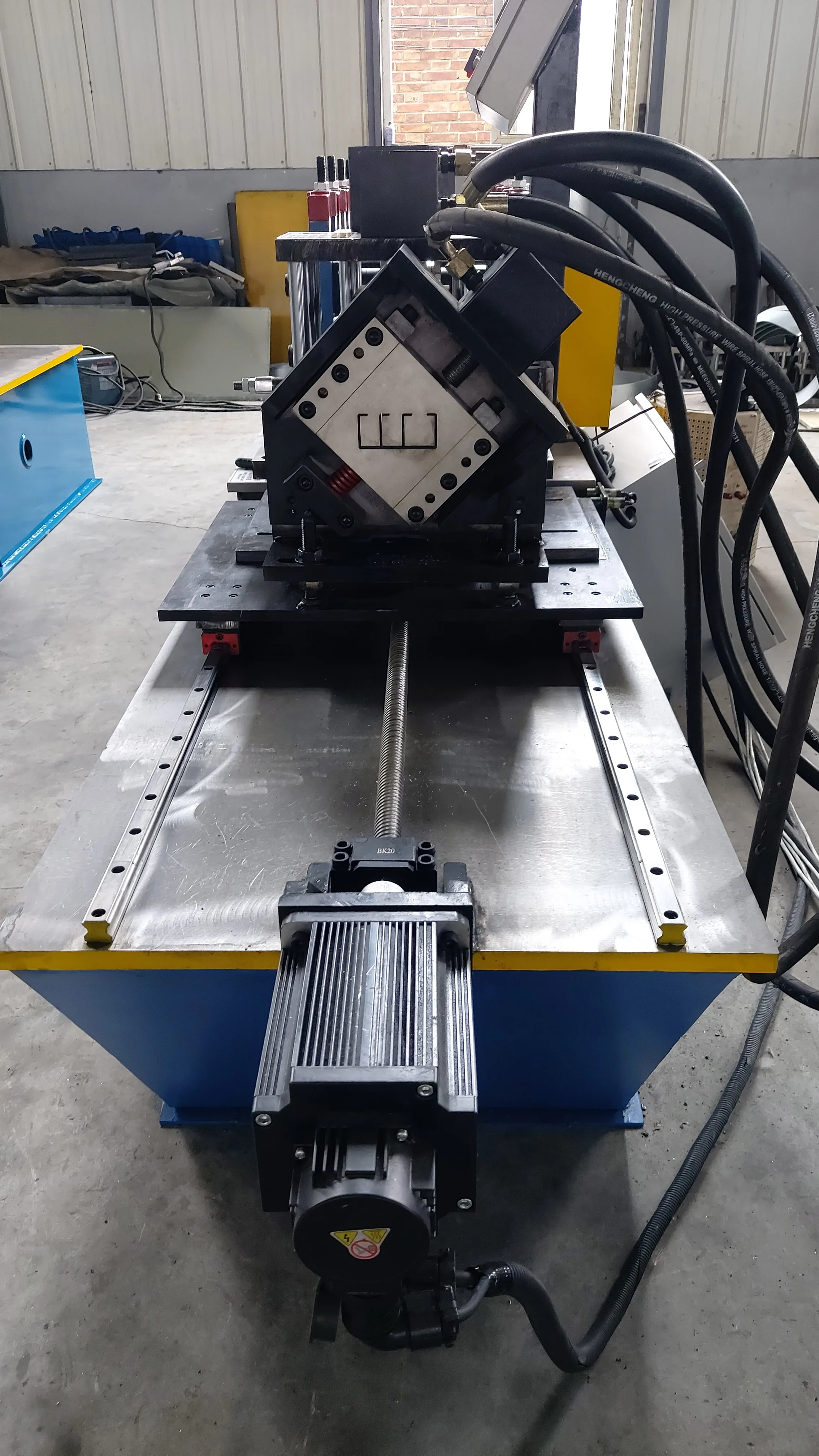 0.35- 1 mm C channel drywall ceiling profile roll forming machine