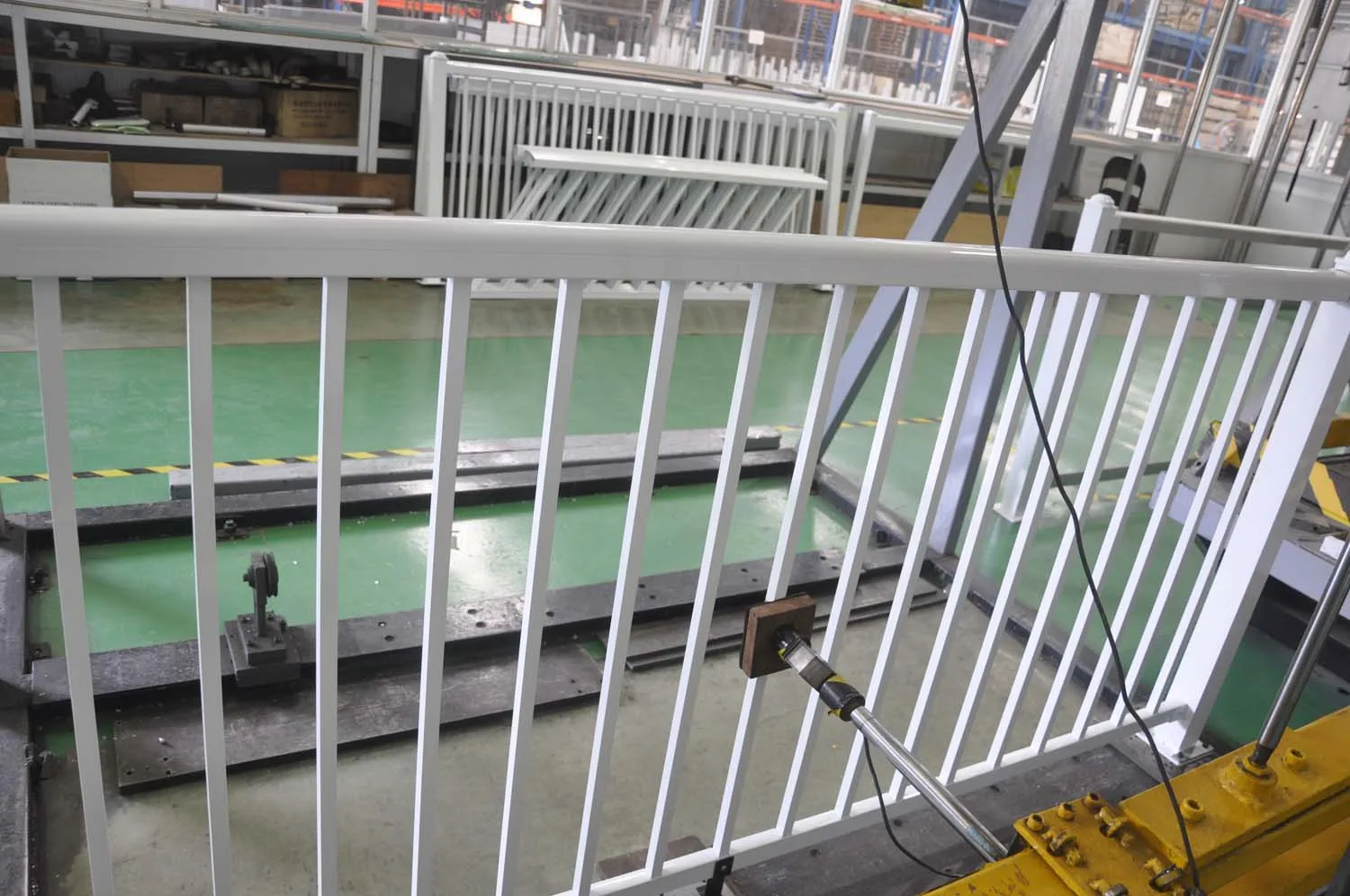 China Customized Aluminum Deck Railing Factory Picket System Balusters ...