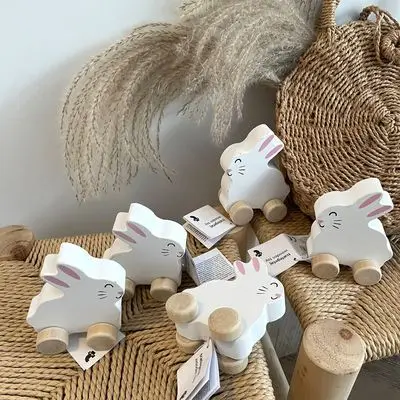 Nouvelle vente en gros jouets éducatifs en bois mignon lapin forme voiture  jouet en bois avec roues pour enfants cadeau