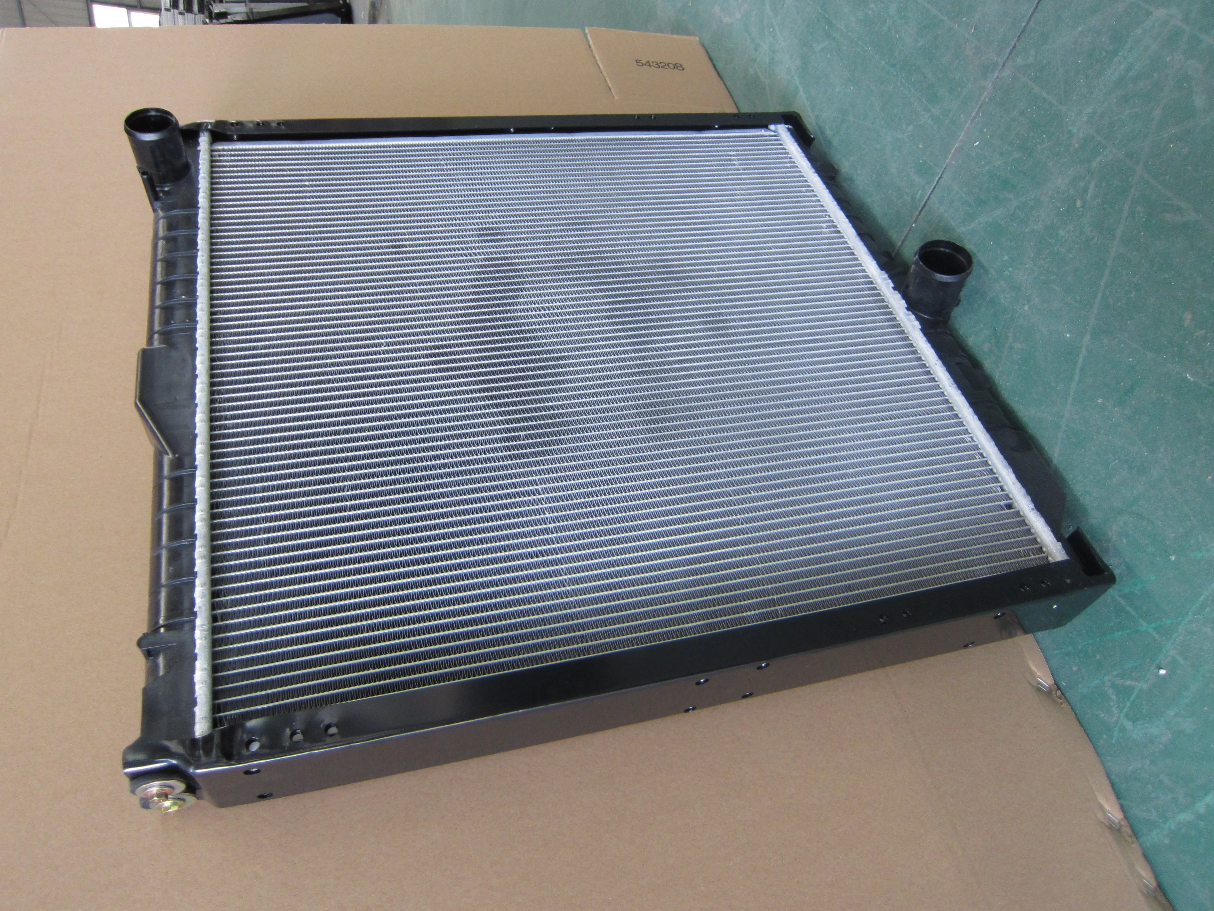 21400-00Z1H Truck Engine Spare Parts Radiator UD QUON for