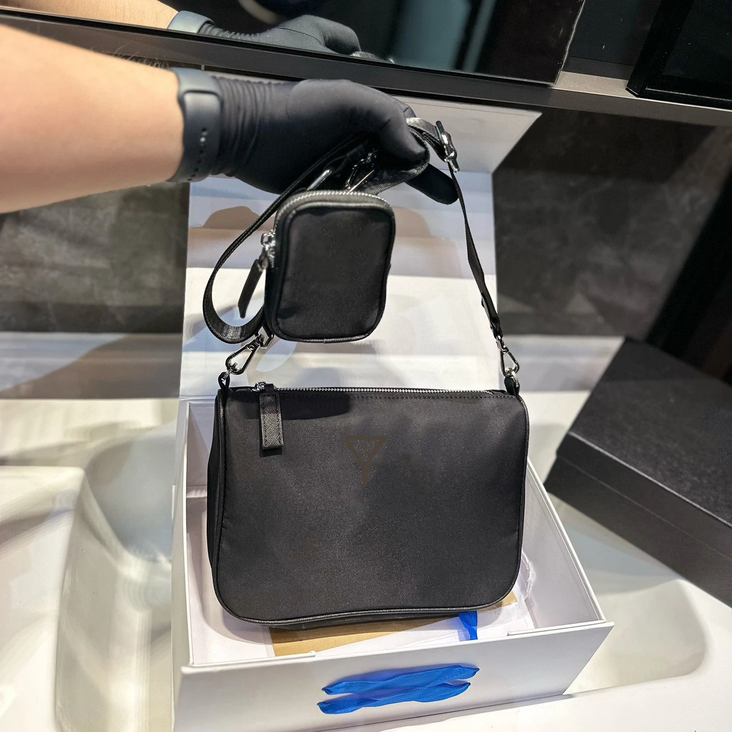 2025 New Factory Wholesale Retro Style Design Trendy Women