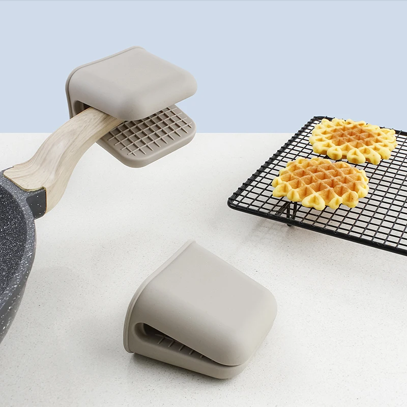 Custom Logo Kitchen Square Shape Non Slip Mini Silicone BBQ Oven Gloves Mitts Pot Holder