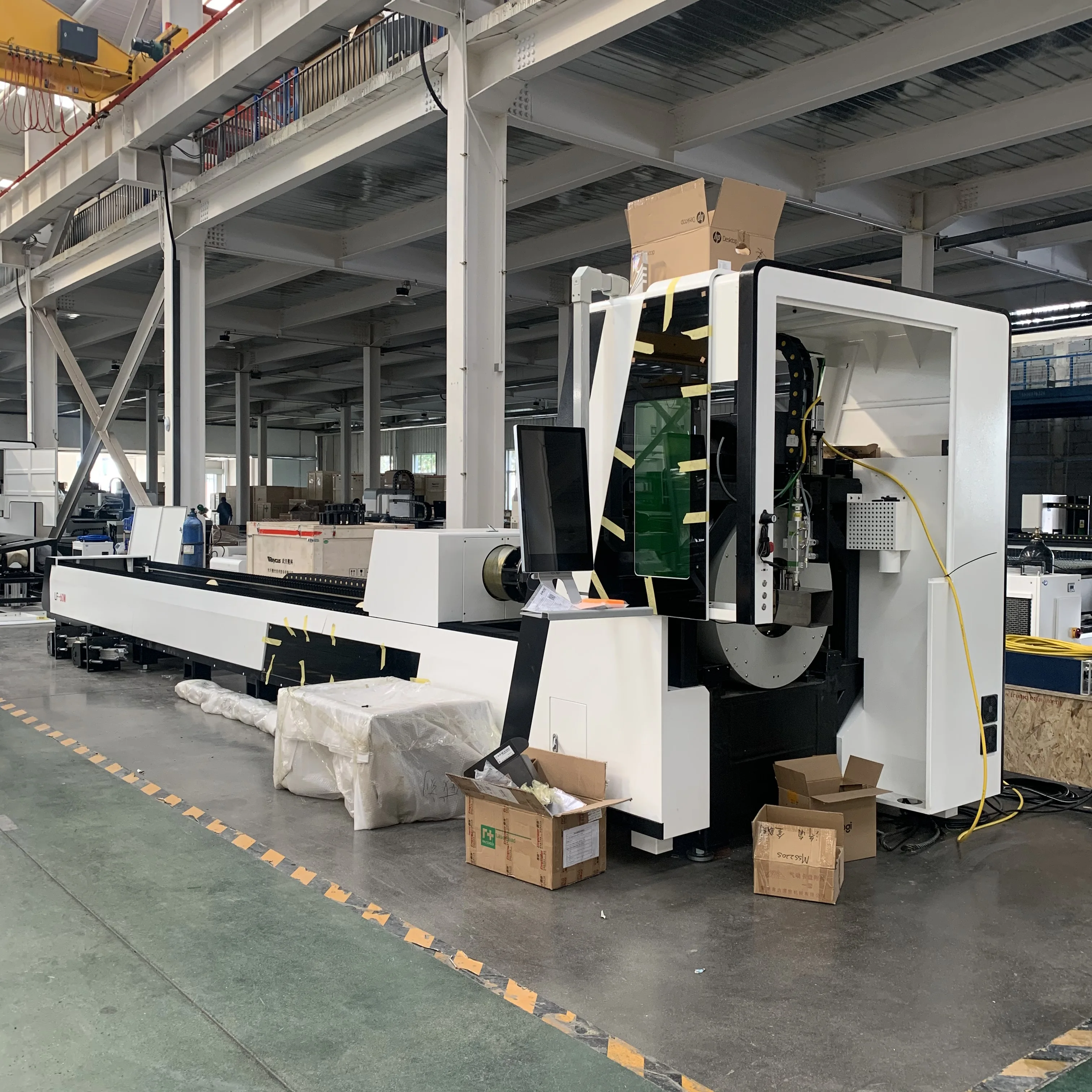GWEIKE LF60MS Factory  6m Length with Three Chuck  for zero Waste Pipe and Tube CNC 3kw Fiber Laser Cutter  Machine