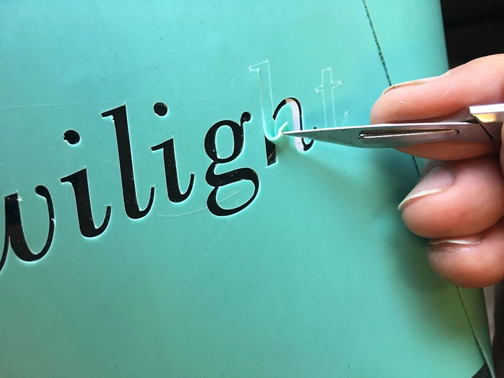 Пескоструйный трафарет пластиковый памятник