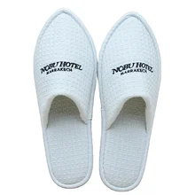 OEM Hot Sale White Waffle Closed Toe Hotel Disposable Slippers Travel Spa Slippers