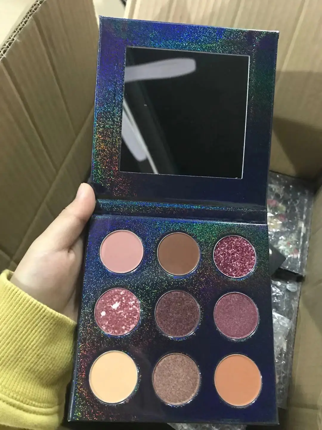 Customize Your Own Brand High-Shimmer Eyeshadow Palette