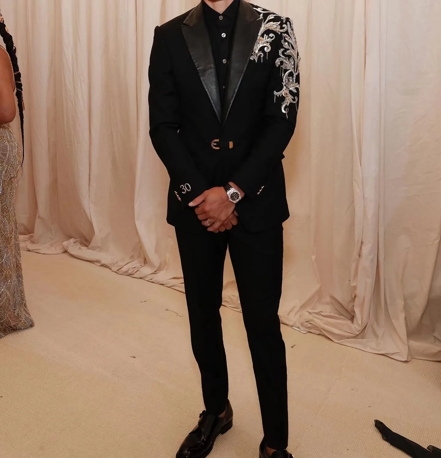 Custom Made Men's Wedding Party Formal Suits with Gold Embroidery