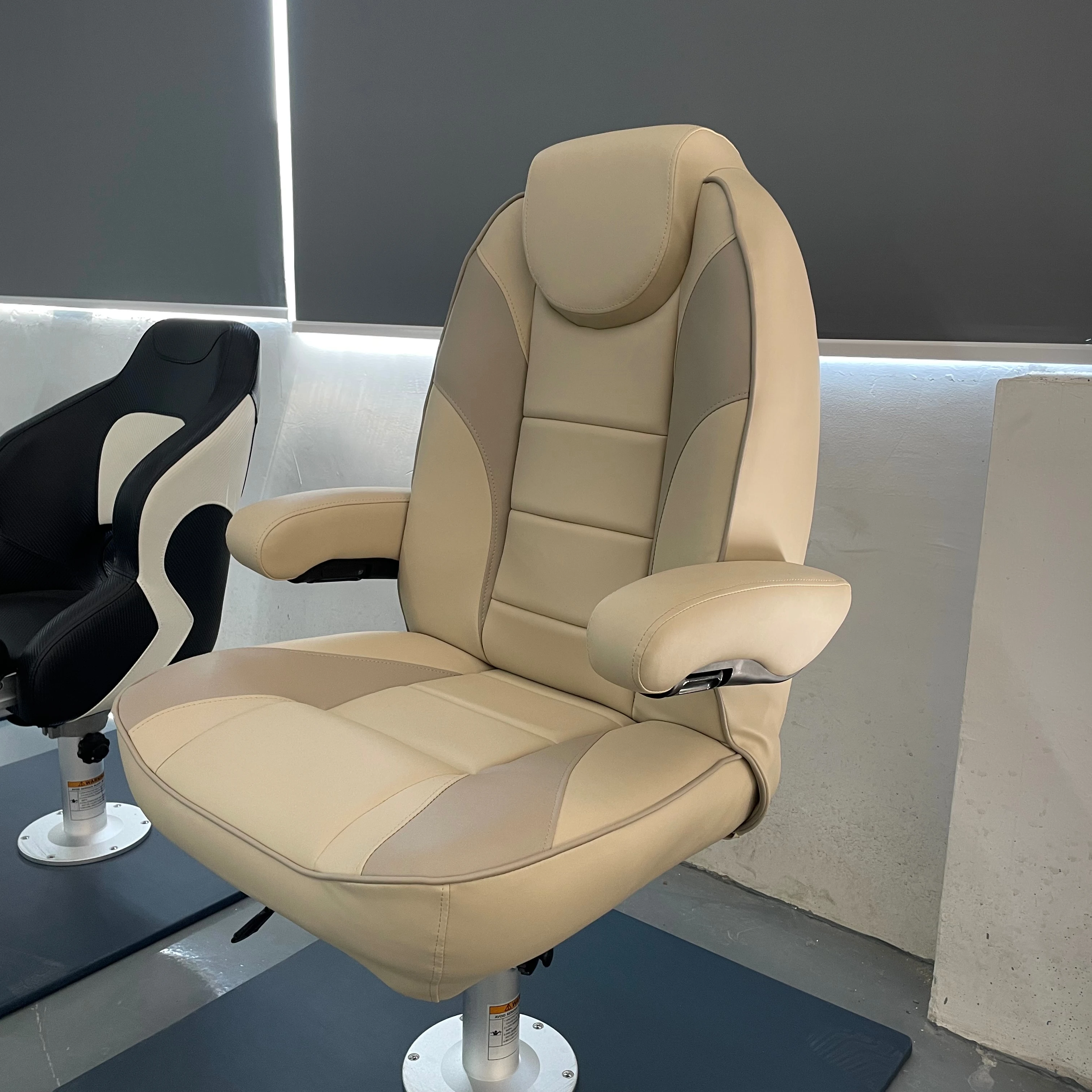 Marine High Back Recliner with Flip up Bolster Pontoon Helm Seat