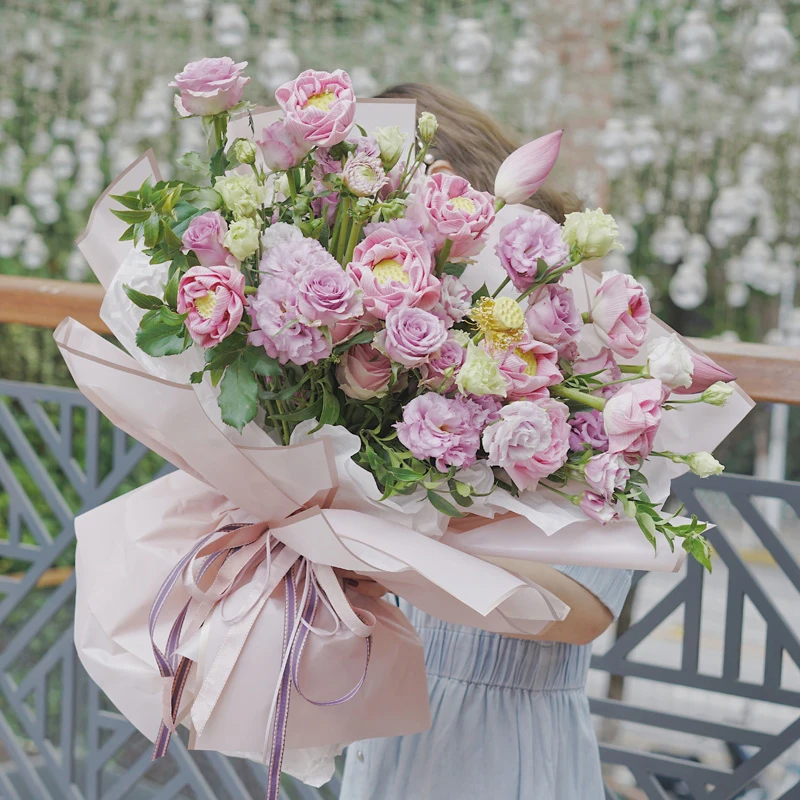 SINOWRAP Best Selling Design Golden Edge Wholesale Plastic Waterproof Frame Flower Wrapping Paper