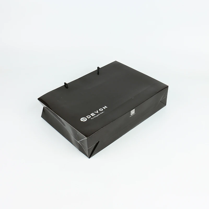 Sacos de Papel Branco Personalizados pela Fábrica com Logotipo Dourado em Hot Stamping, Sacos de Presente Personalizados com Alças de Corda de Algodão