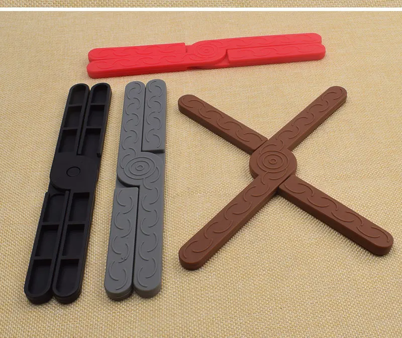 Modern Cross Shaped Folding Silicone Placemat High Temperature Resistant Anti-Slip Kitchen Mat Quality Kitchen Supplies factory