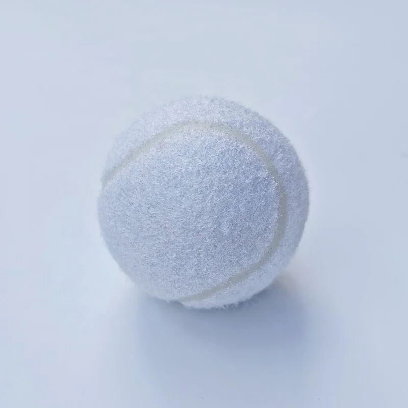 这款高弹力白色训练网球非常适合初学者