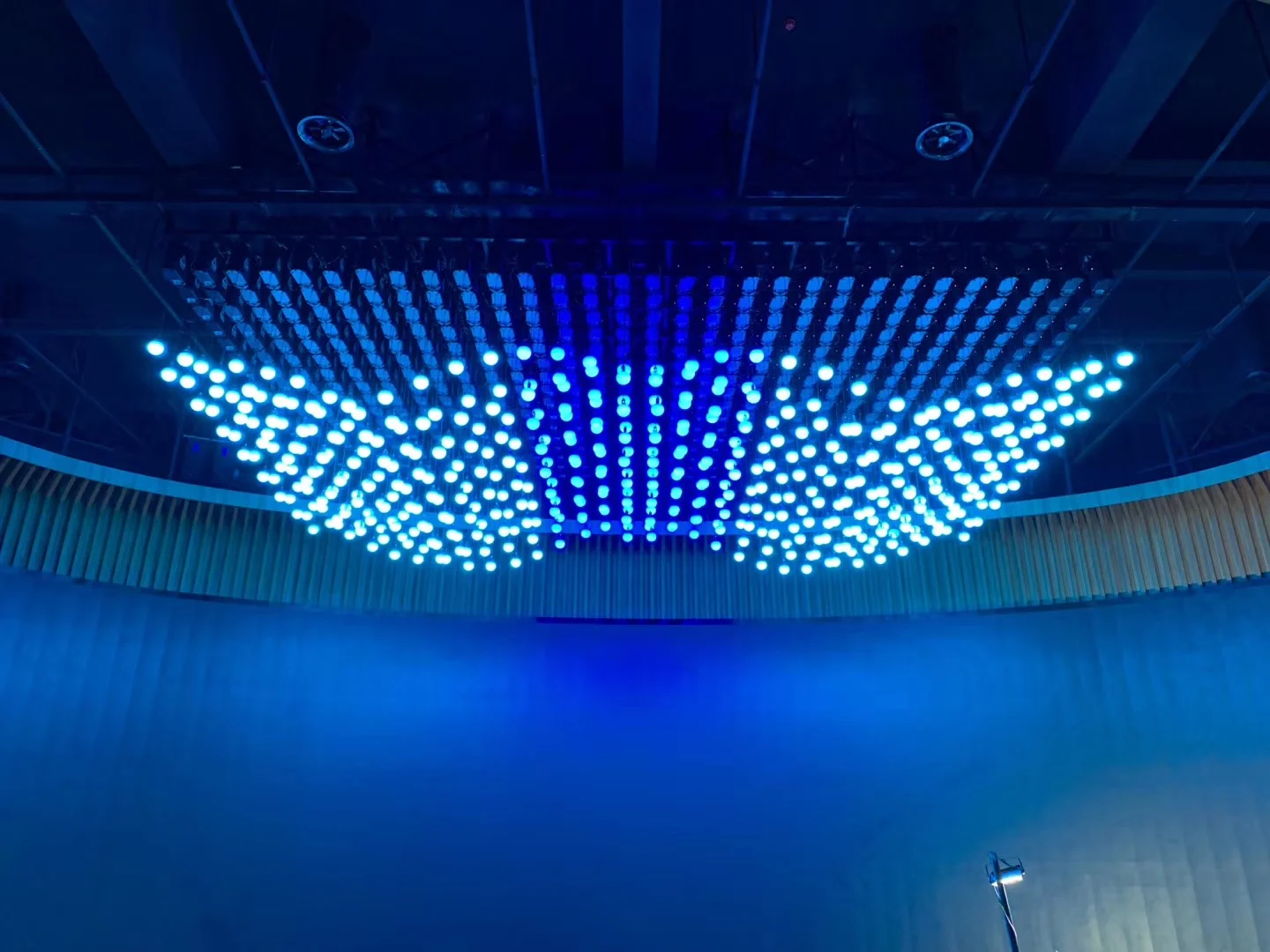Amusement Color Changing Light Hanging Lifting DMX LED Kinetic Ball Pendant Led Light Motorized Led Lifting Light Ball