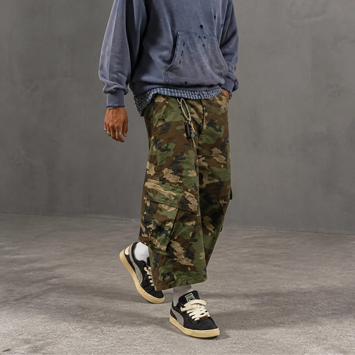 Wholesale Green Camo Cargo Pants Men Cropped Baggy Wide Leg Multi Pocket Utility Outdoor Casual Streetwear Men Cargo Pants gallery 2