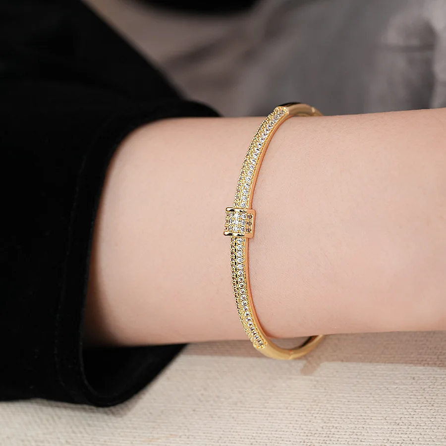 Elegant Gold-Plated Copper Buckle Bangle for Women
