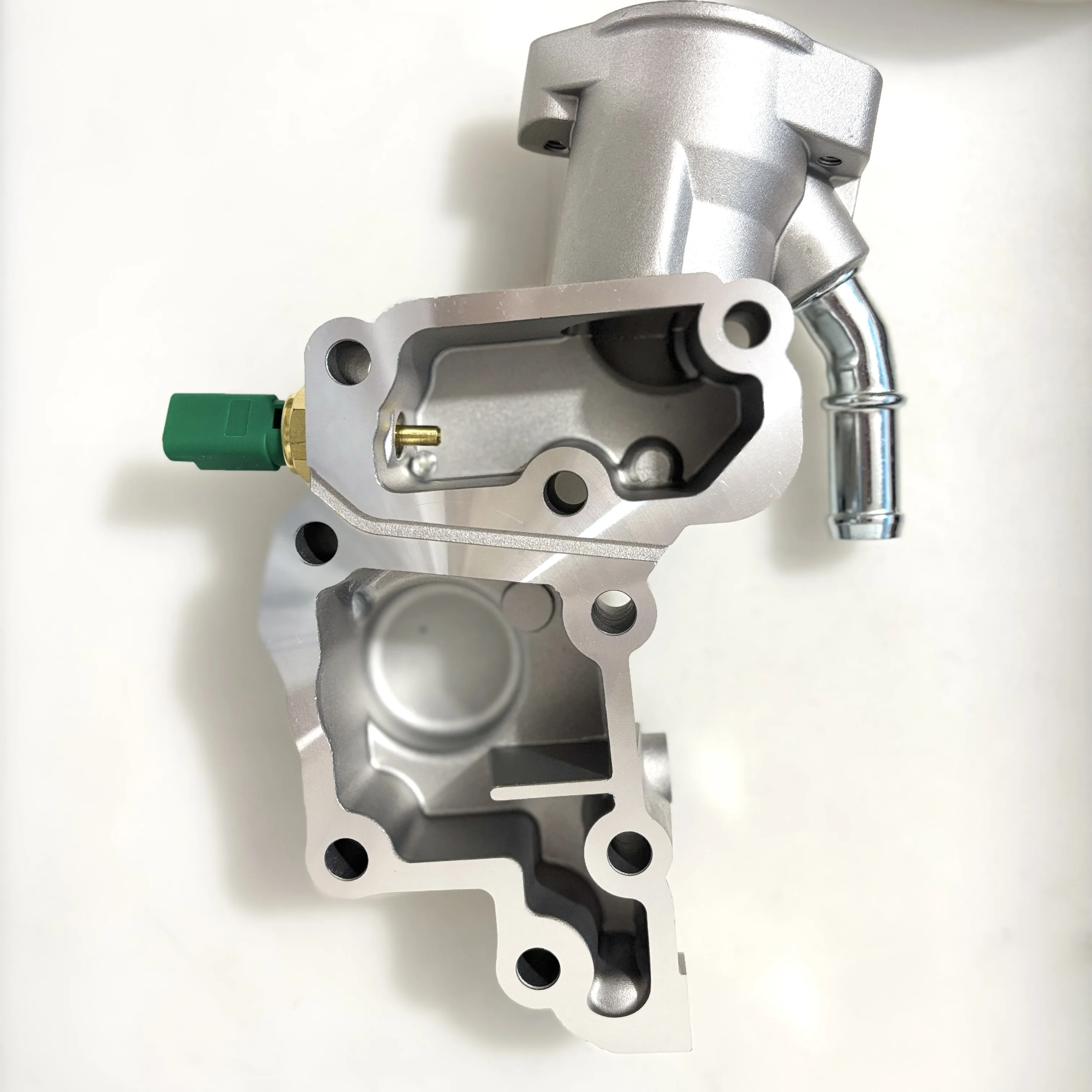 High Quality 1336.Y8 Coolant Flange Thermostat Housing