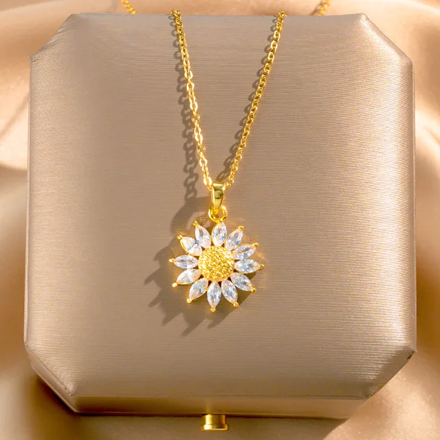 2023 New Product 18K Gold Titanium Steel Flower Sunflower Zirconium Women Botanical Pendant Fashion Jewelry Necklaces Supplier