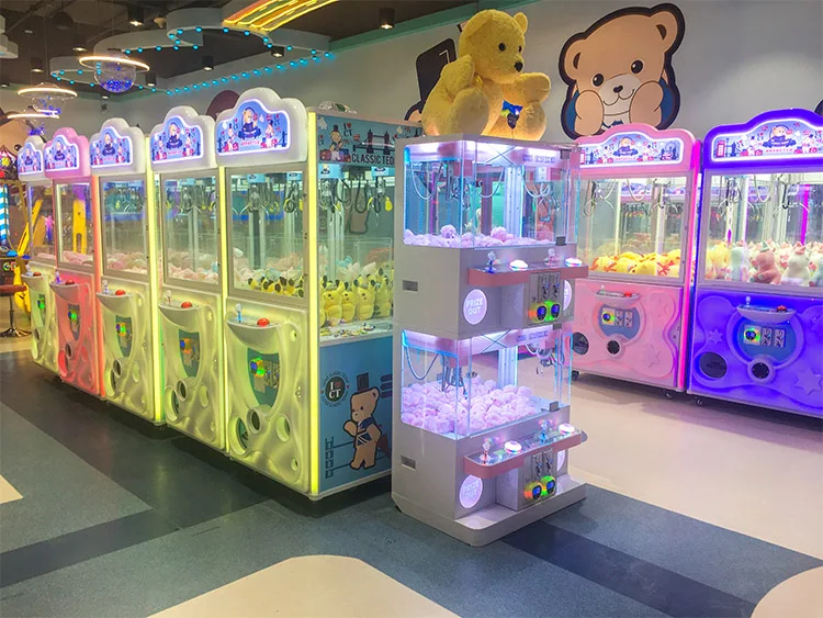 Coin Operated 4 Players Claw Crane Game Machine for Sale