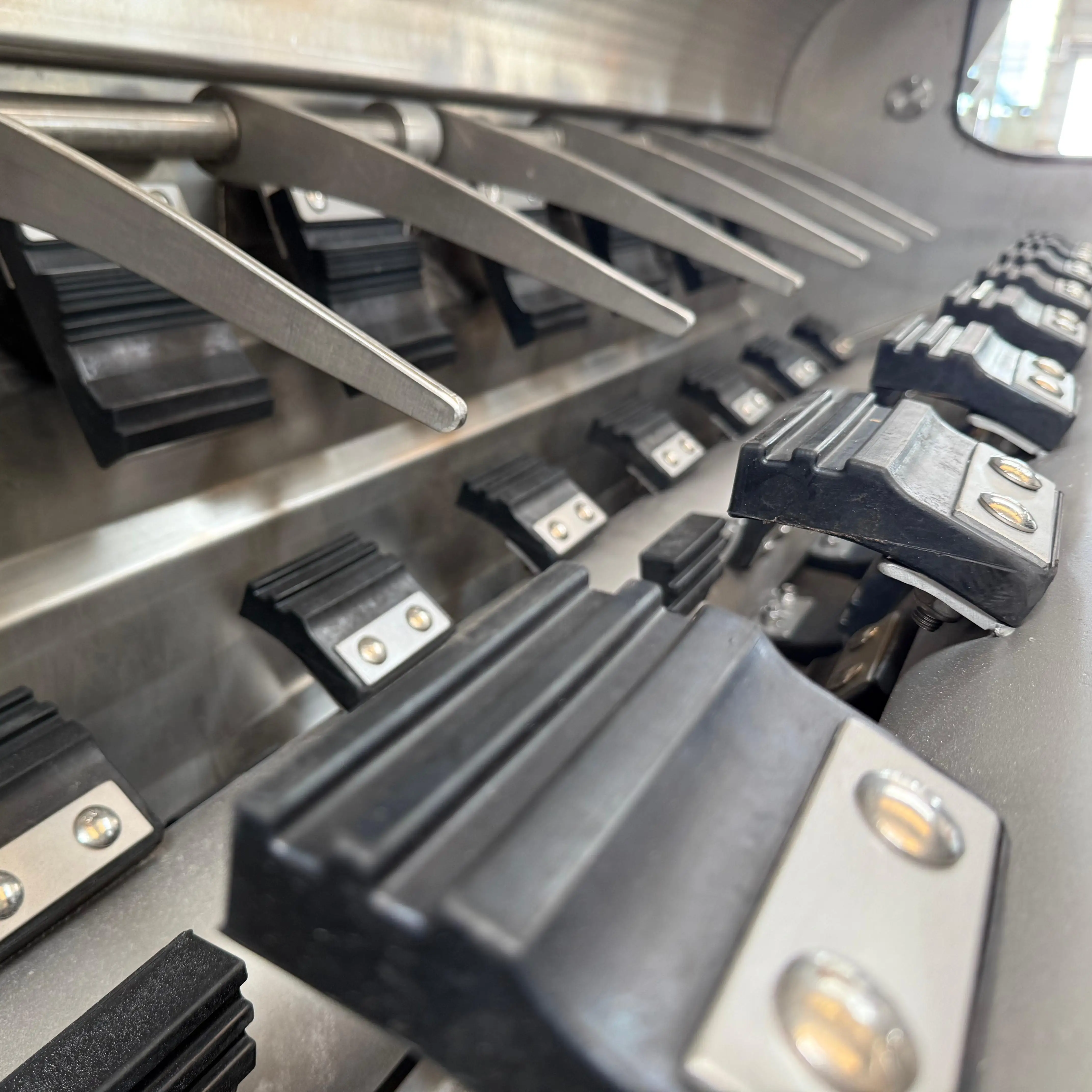 Industrial Automatic Pig Scalding and Dehair Machine Stainless Steel Hog Slaughter Equipment for Complete Pig Processing Line