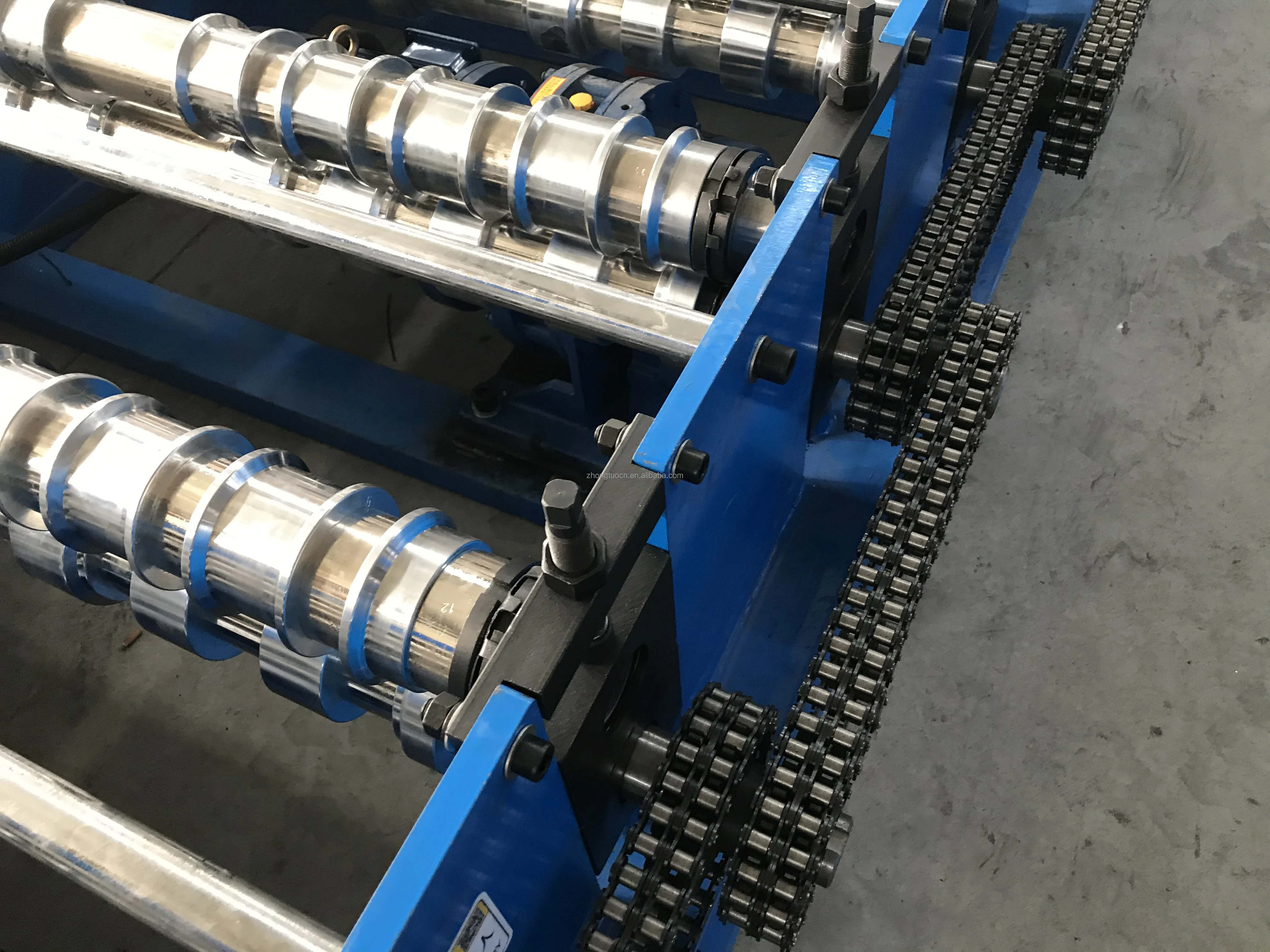 Metal Container Board Forming Machine for Car Carriage Body Panel Roll Forming 3d Wall Panel Making Machine