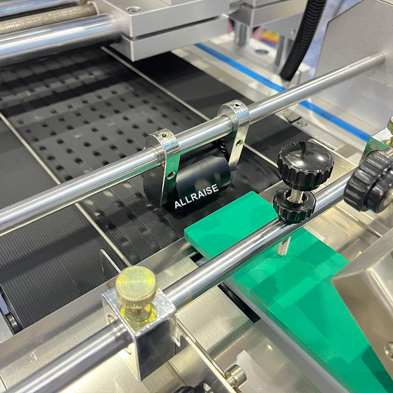 Automatic Carton Box Flat Surface Paging Labeling Machine Paper Labeling Machine Cardboard Sticker Label Pasting Machine