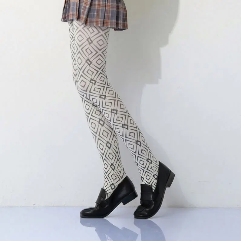 Женские вязаные колготки с геометрическим узором